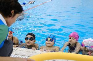 БЕСПЛАТНОЕ занятие по плаванию для детей от 6 до 14 лет в Москве.  Город Москва